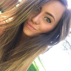 Meet your Posher, Michaela